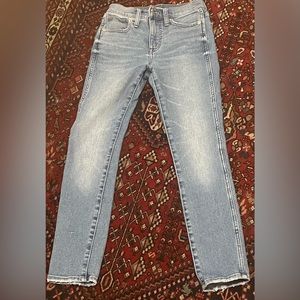 Madwell 10” High Rise Skinny Crop Hornwell Wash